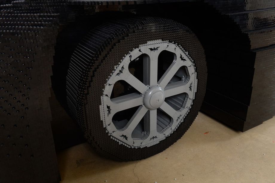 \"Lego-Batmobile-by-Nathan-Sawaya_5\"