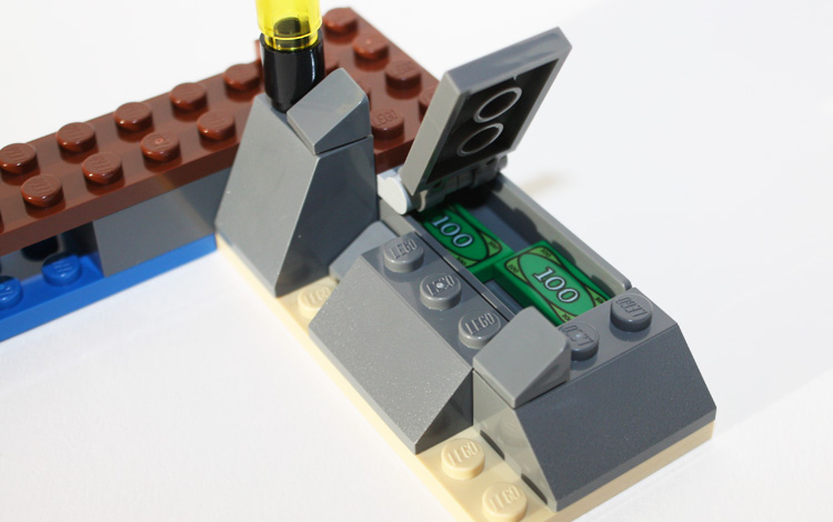 \"LEGO_City_starter_set_60127_10\"