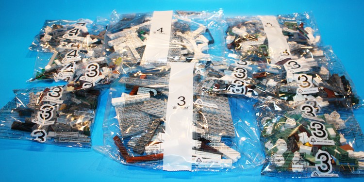 \"2016-01-10_LEGO_Creator_Expert_Brick_Bank_10251_04\"