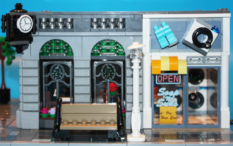 \"2016-01-10_LEGO_Creator_Expert_Brick_Bank_10251_11\"