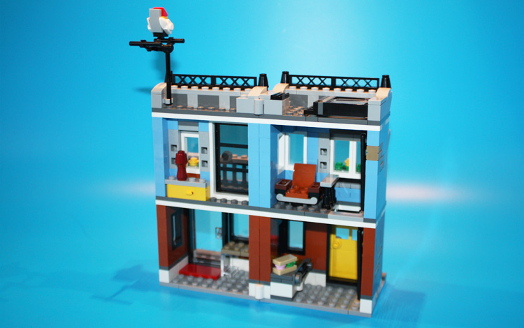 \"LEGO_Creator_Deli_Corner_31050_10\"