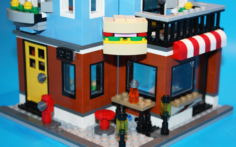 \"LEGO_Creator_Deli_Corner_31050_17\"