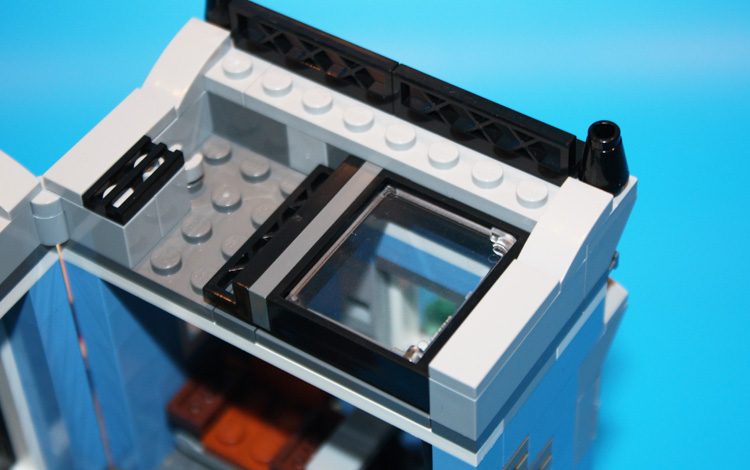 \"LEGO_Creator_Deli_Corner_31050_18\"