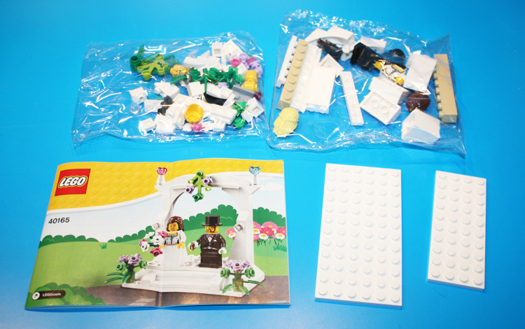 \"LEGO_Wedding_Favor_Set_40165_02\"