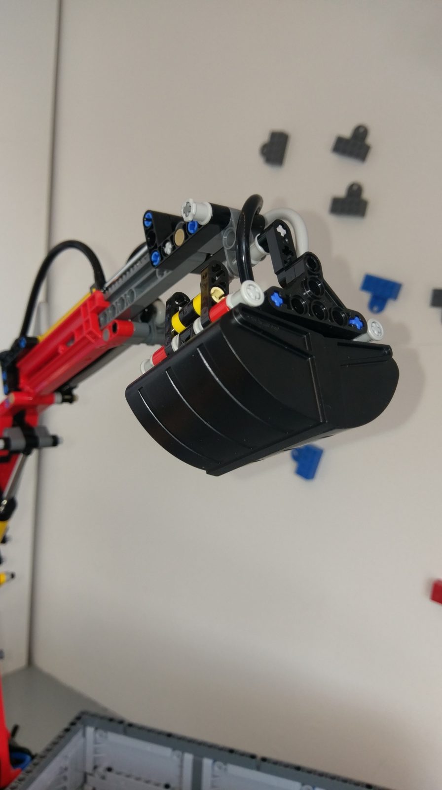 \"2016-08-15_LEGO_Technic_Mercedes-Benz_Arocs_20\"