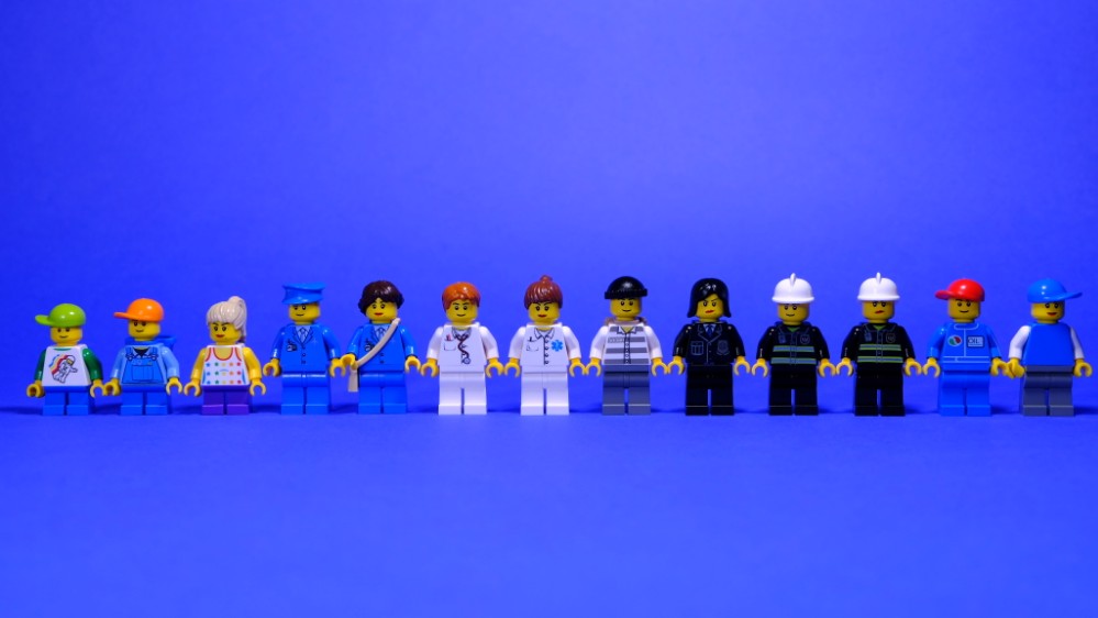 LEGO Education 9348 Community Minifigure Set review