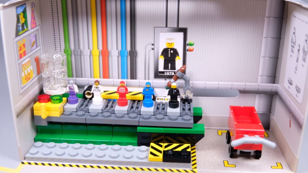 LEGO 5005358 Minifigure Factory