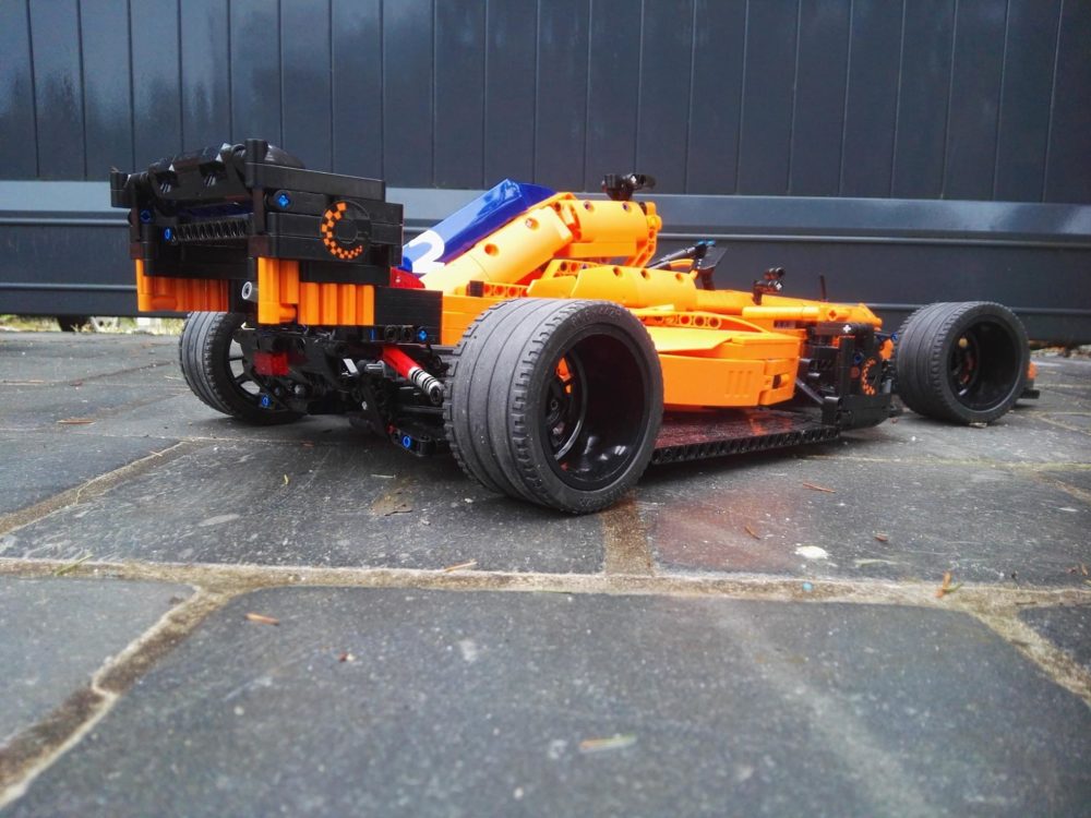 MCL 33 (McLaren 33 F1)