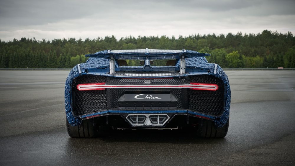 Levensgrote LEGO Technic Bugatti Chiron
