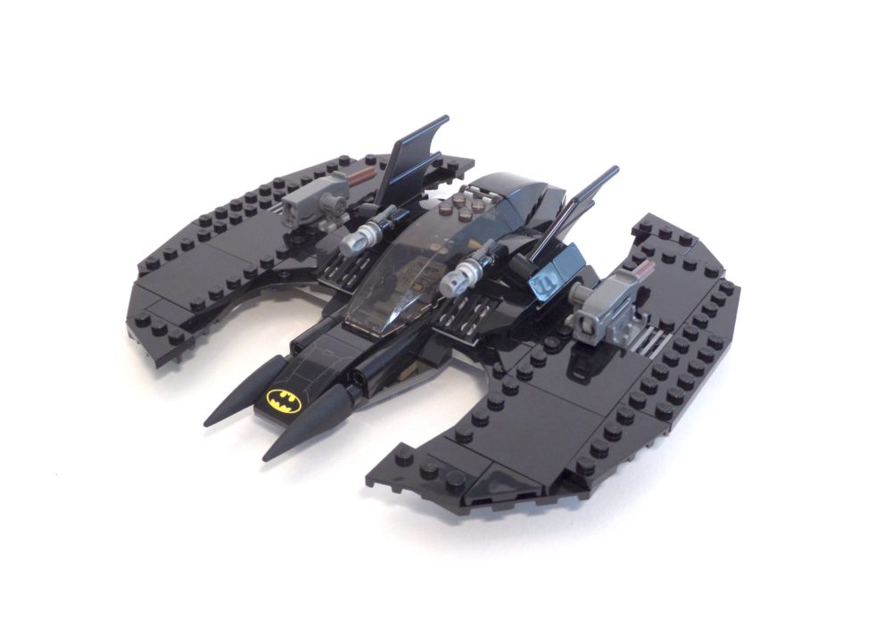 LEGO DC Superheroes 76120 Batman Batwing and the Riddler Heist.