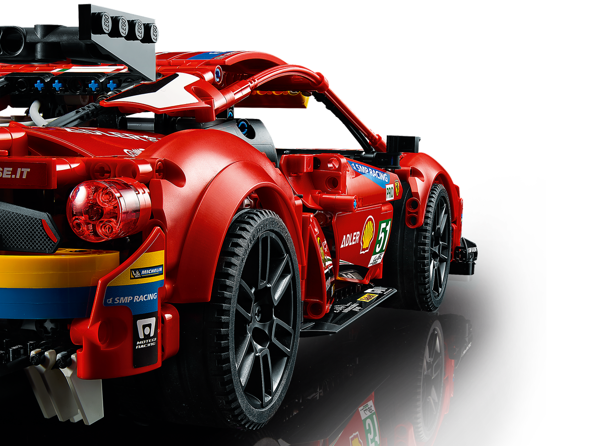 LEGO Technic 42125 Ferrari 488 GTE (3)