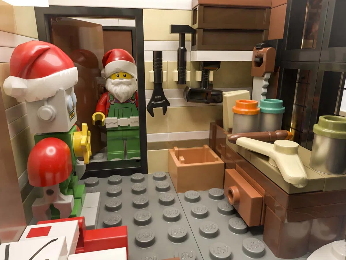 LEGO Ideas Claus Toys (10)