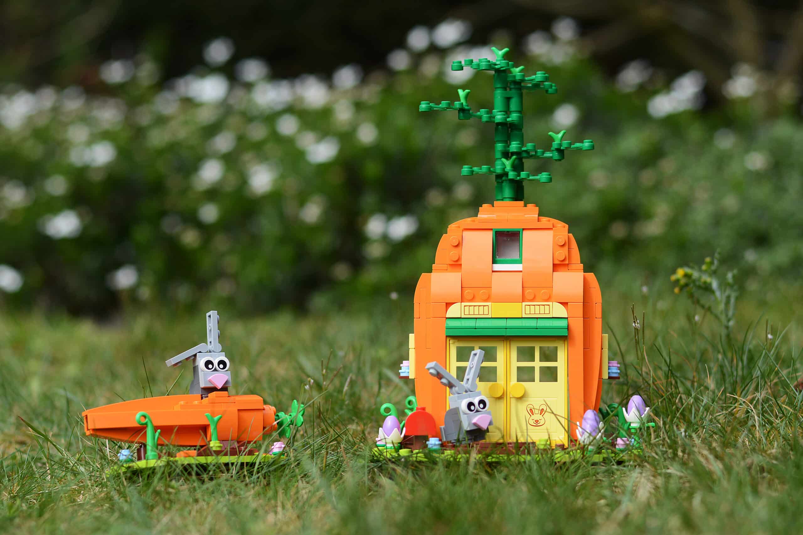 [RYS Paasspecial] LEGO MEGA Easter Bunny's Carrot House