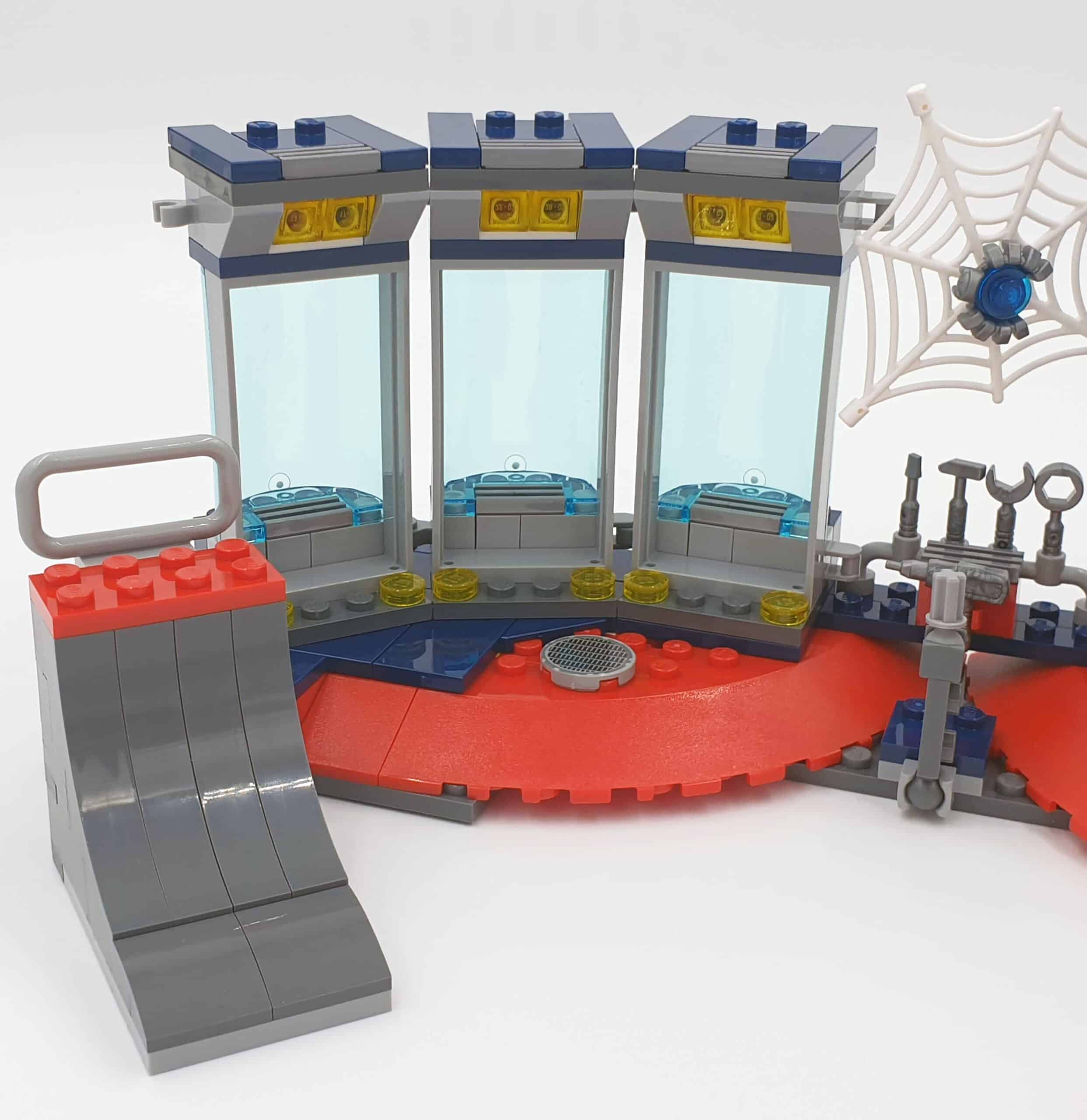LEGO 76175 Attack on the Spider Lair 