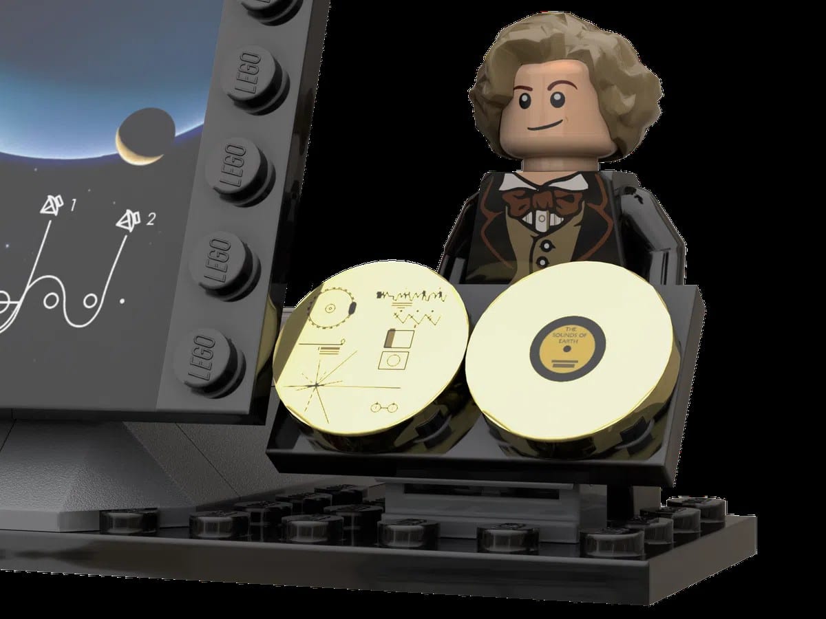 LEGO Ideas Outer Solar System Explorers (9)