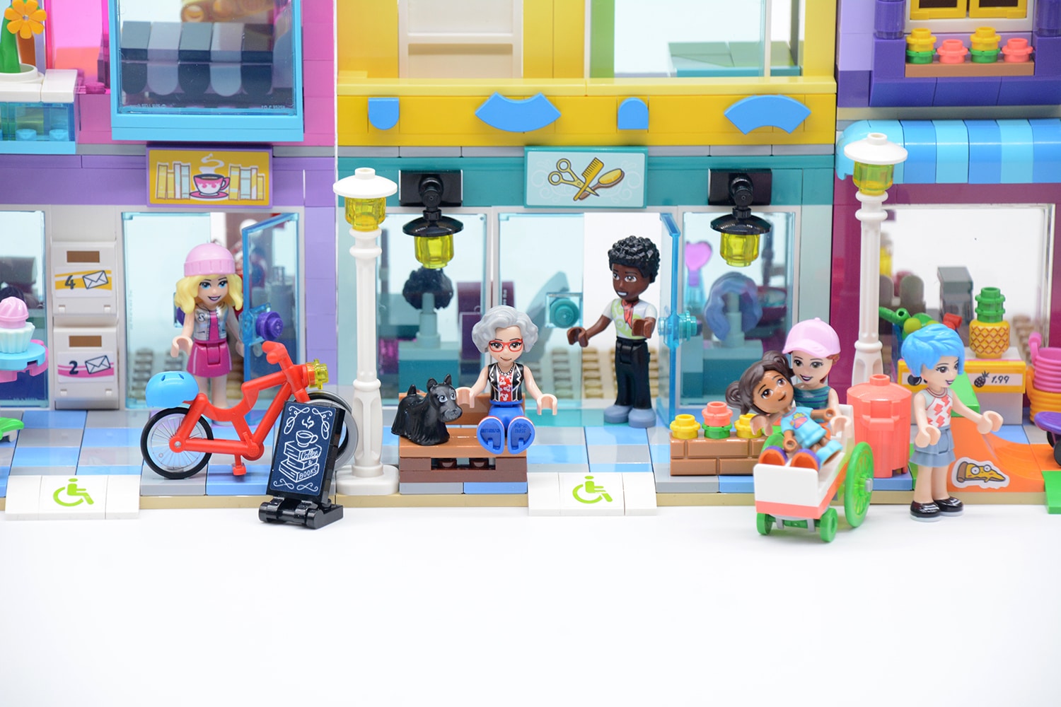 LEGO Friends 41704 Main Street Building