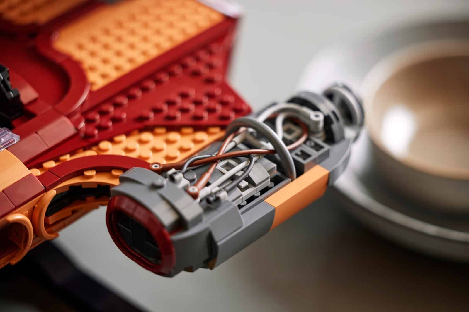 LEGO Star Wars 7341 UCS Landspeeder - Lifestyle (12)