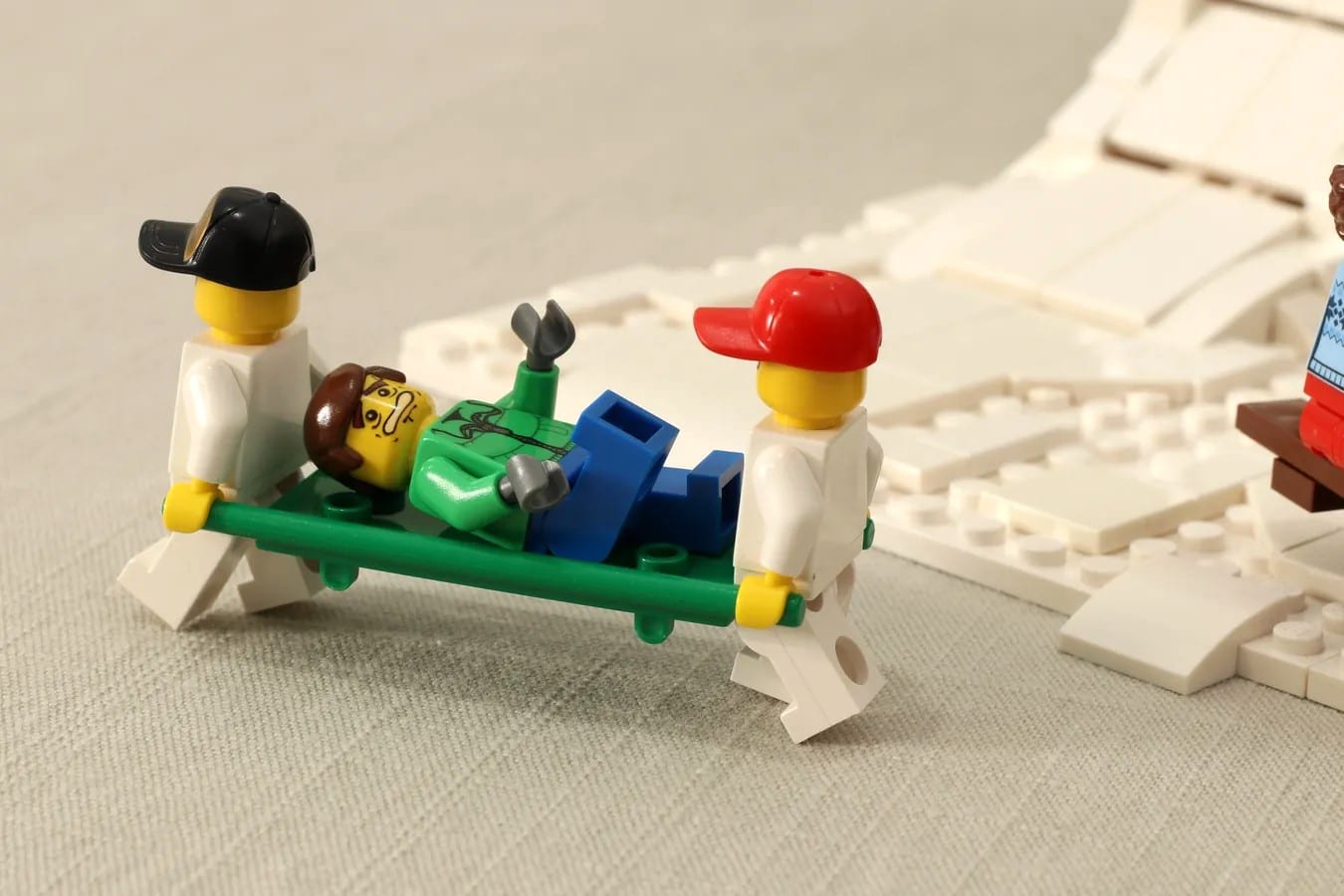 lego ideas ski chalet (2)
