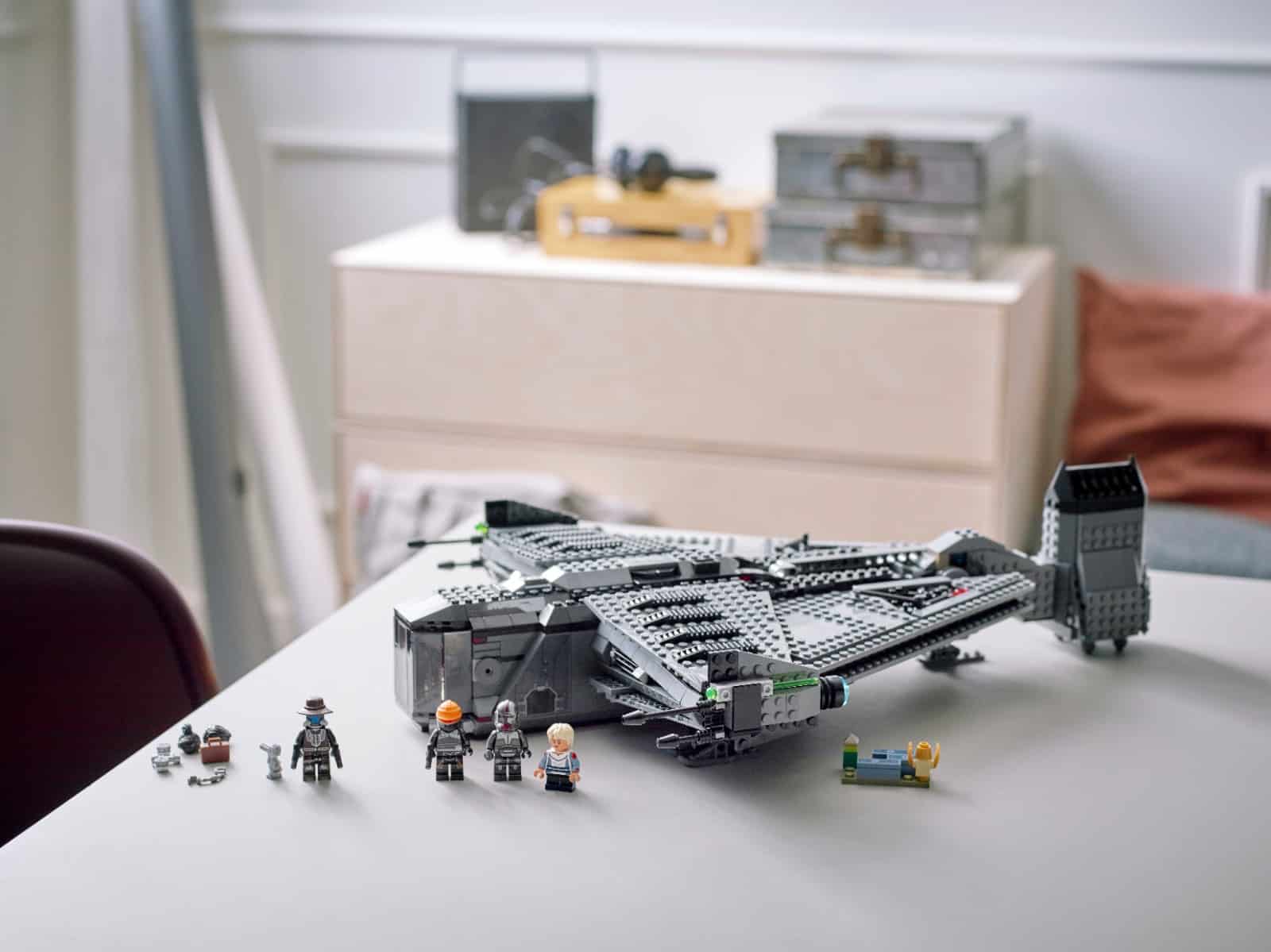 lego star wars 75323 the justifier (6)