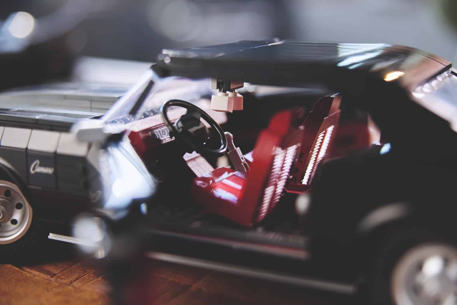 lego icons 10304 chevrolet camaro z28 lifestyle (14)