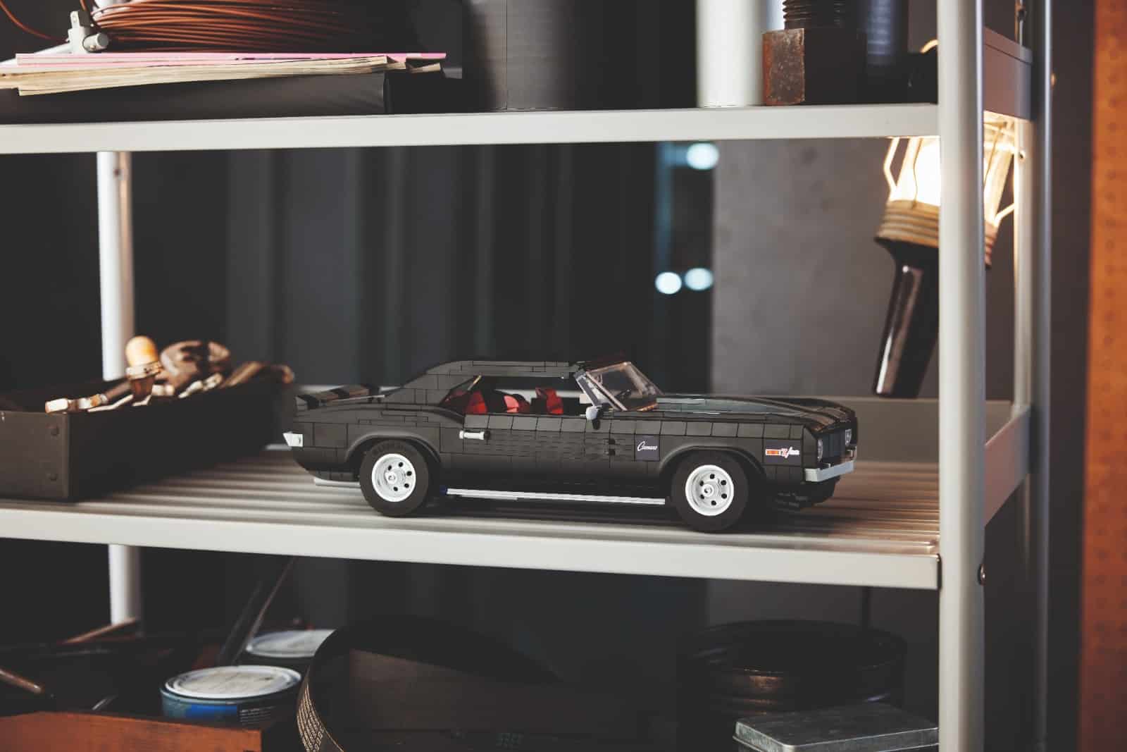 lego icons 10304 chevrolet camaro z28 lifestyle (4)
