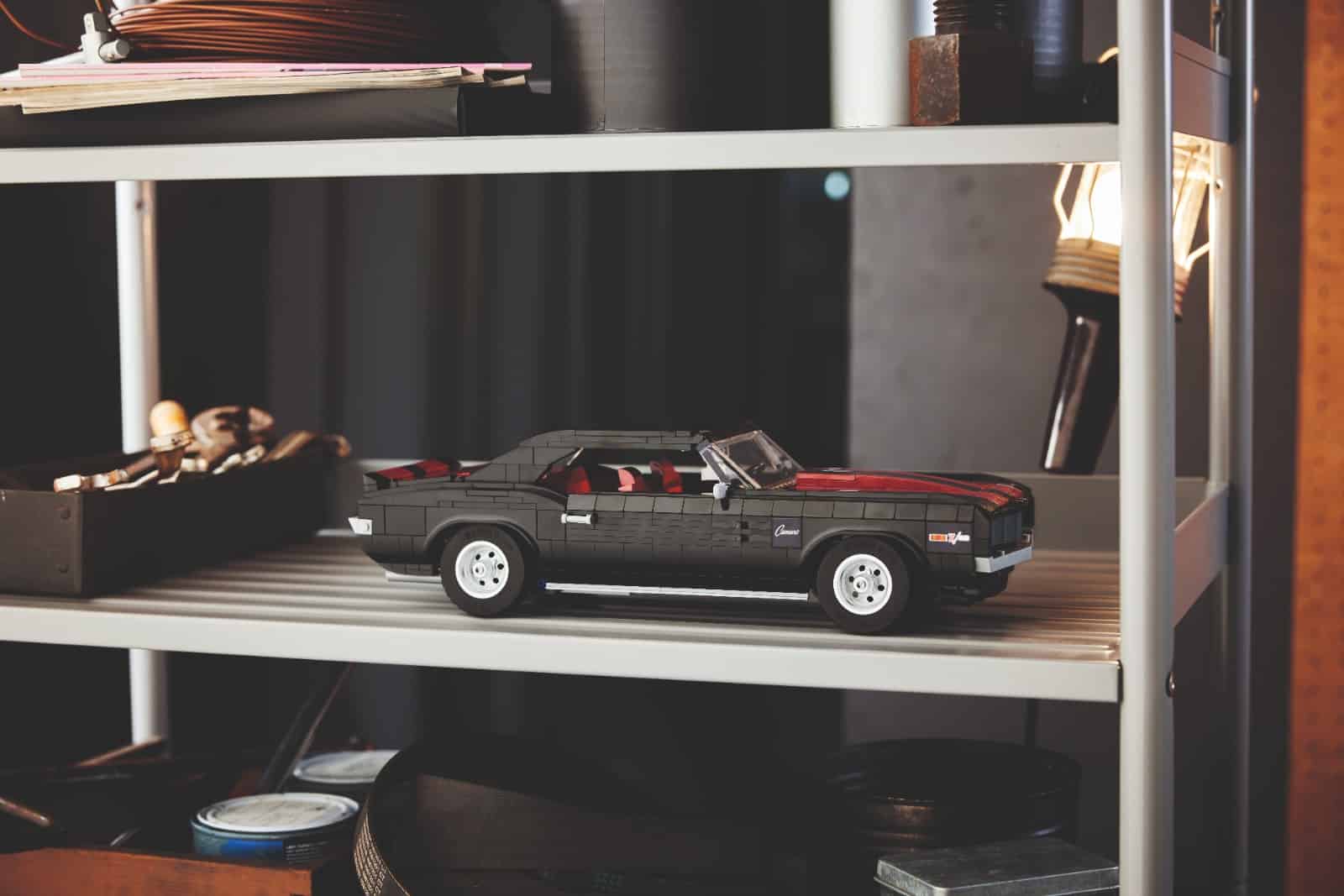 lego icons 10304 chevrolet camaro z28 lifestyle (6)