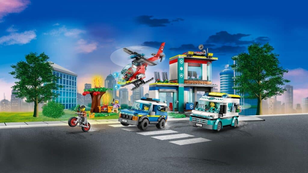 lego city 60371 emergency vehicles headquarters (10)