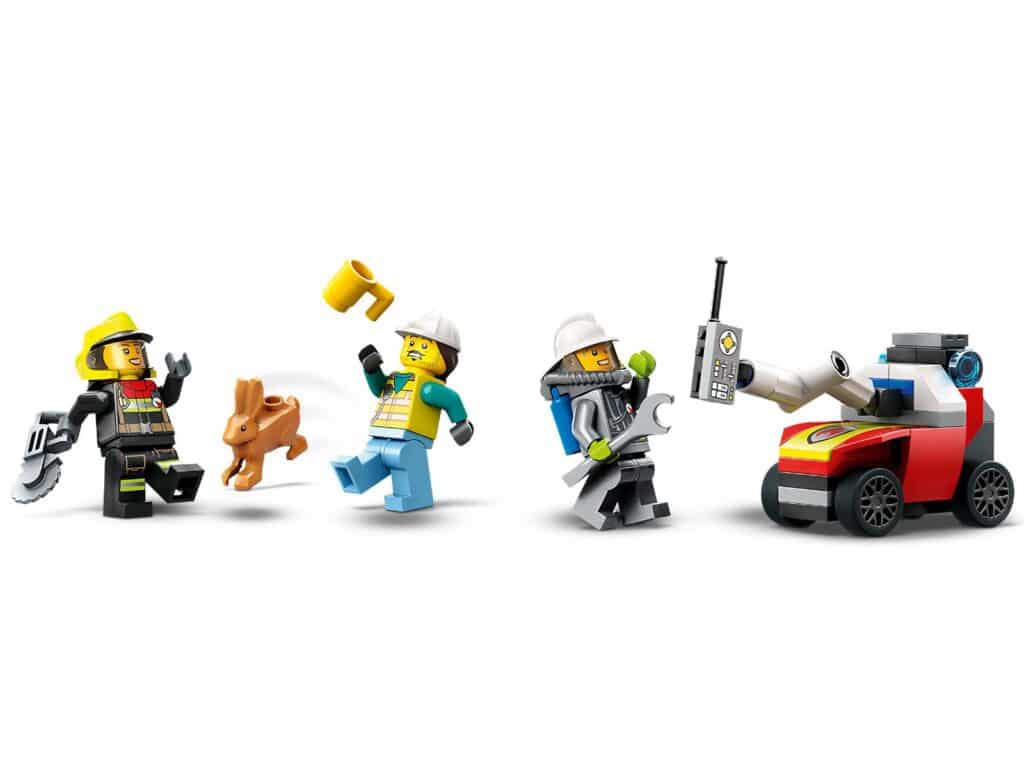 lego city 60374 fire brigade command vehicle (7)
