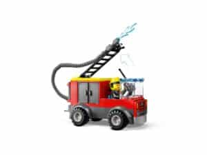 lego city 60375 fire station and fire truck (5)