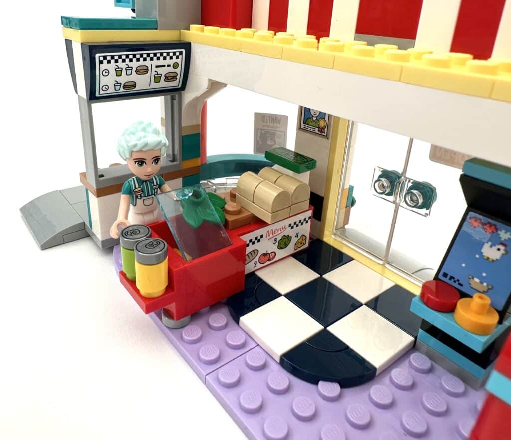 lego friends 41728 heartlake downtown diner 5