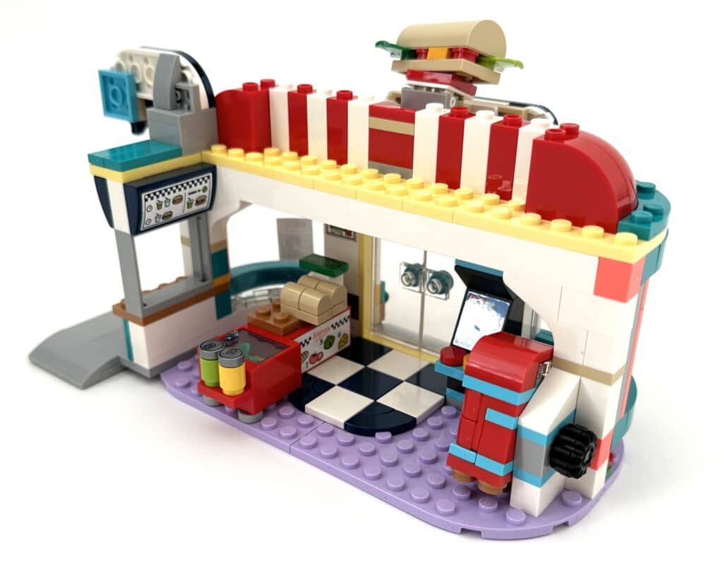 lego friends 41728 heartlake downtown diner 6