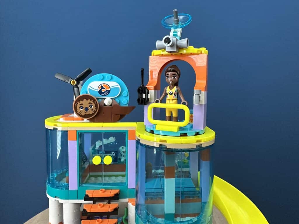lego friends 41736 sea rescue center 04