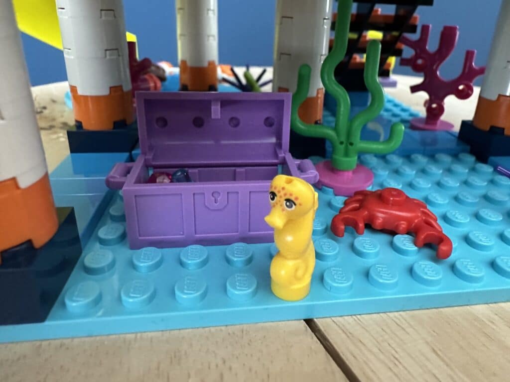 lego friends 41736 sea rescue center 08