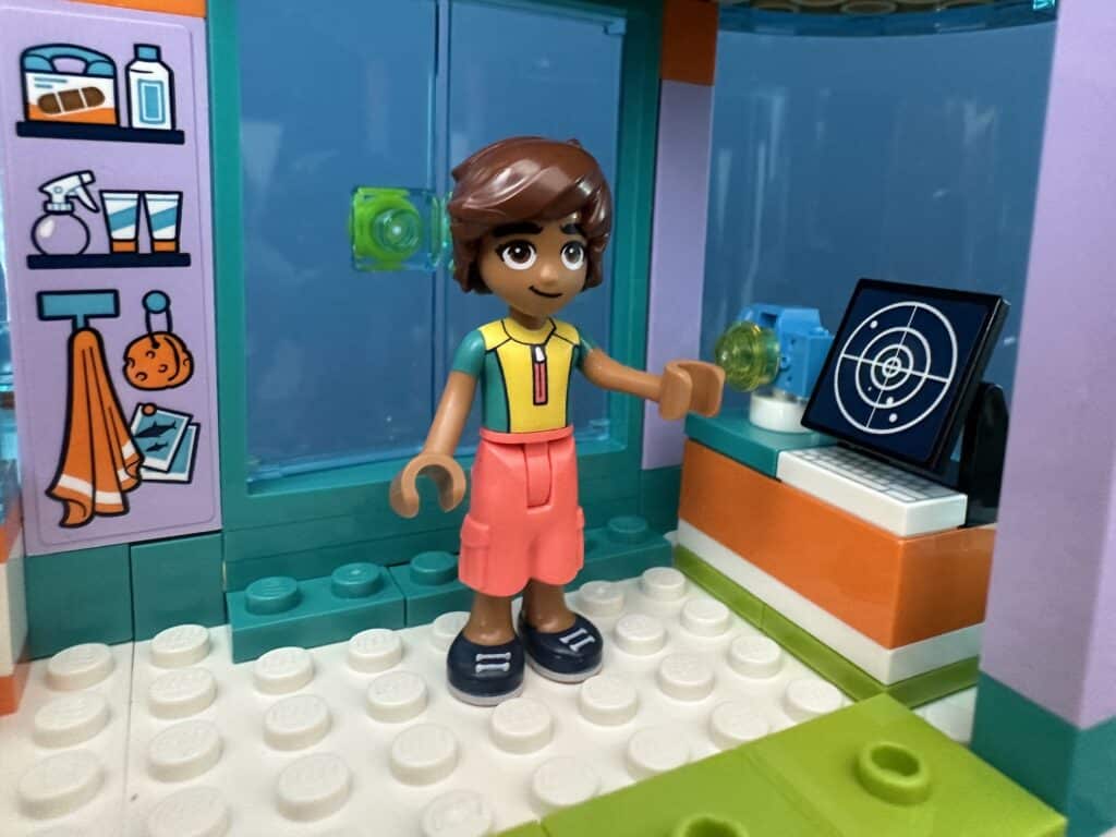 lego friends 41736 sea rescue center 15