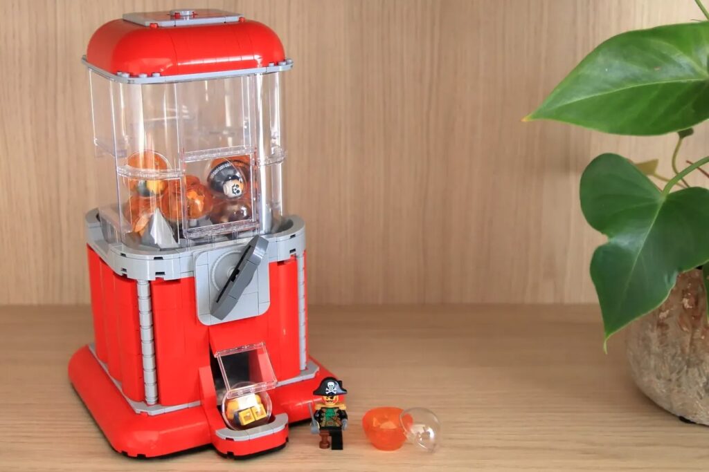 lego ideas minifigure gumball machine (4)