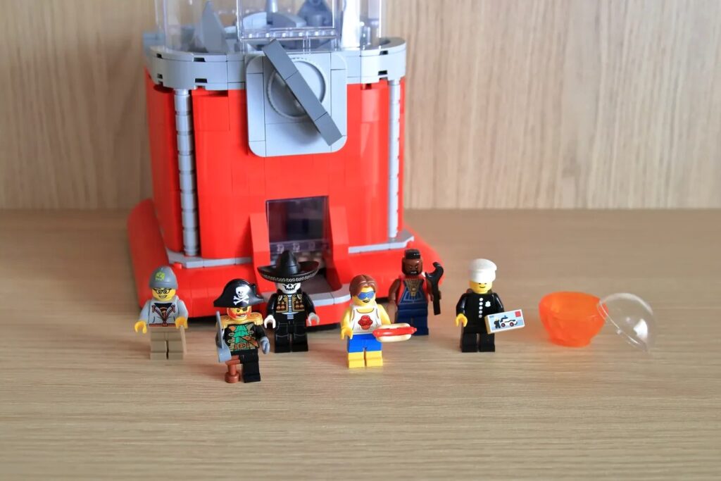 lego ideas minifigure gumball machine (5)