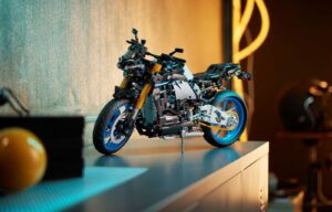 lego technic 42159 yamaha mt 10 sp lifestyle (2)