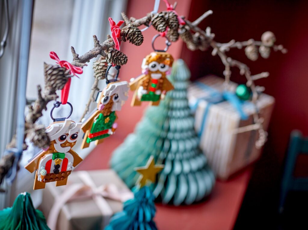 lego 40642 gingerbread ornaments (3)