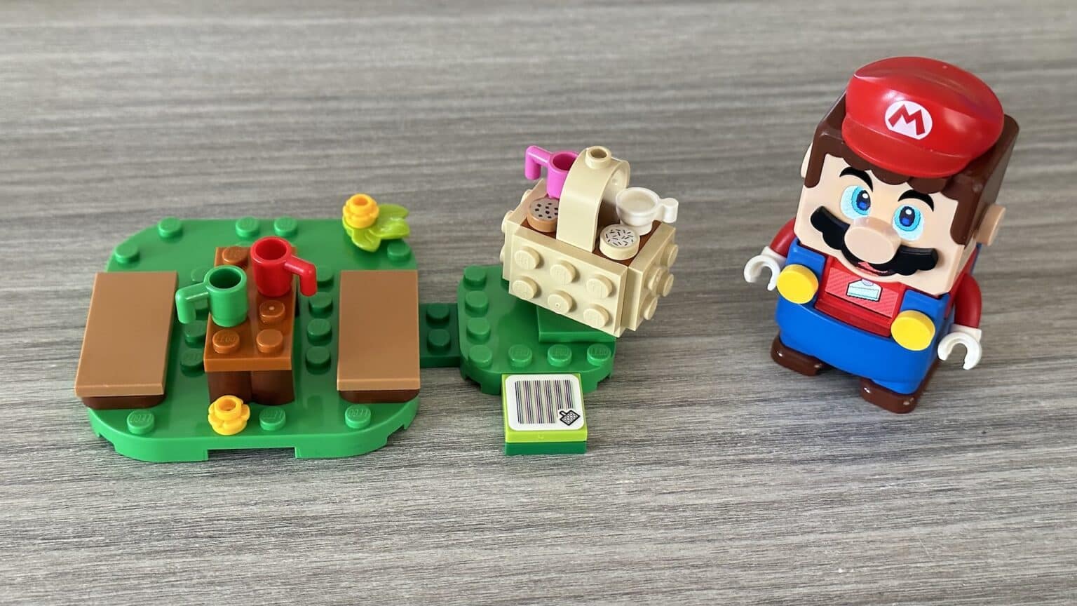 [Review] LEGO Super Mario 71422 Picnic at Mario’s House Expansion set ...
