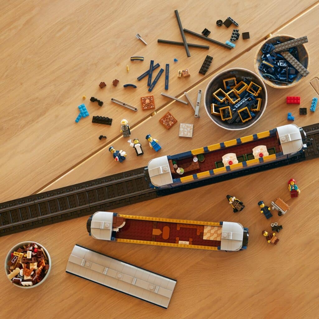 lego ideas 21344 orient express lifestyle (11)