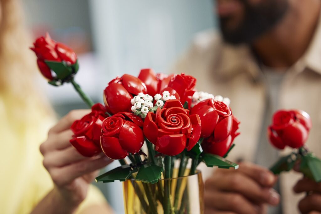 lego icons 10328 bouquet of roses (18)
