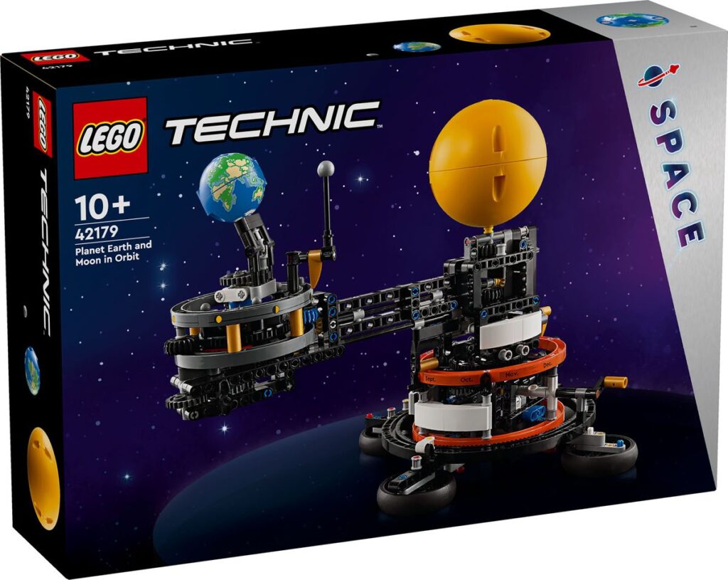 lego technic 42179 planet earth and moon in orbit (1)