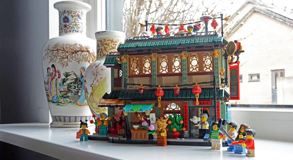 lego lny 80113 family reunion celebration header