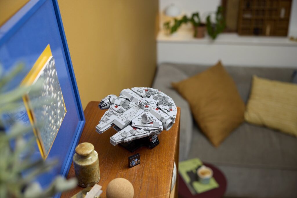 lego star wars 75375 millennium falcon (6)