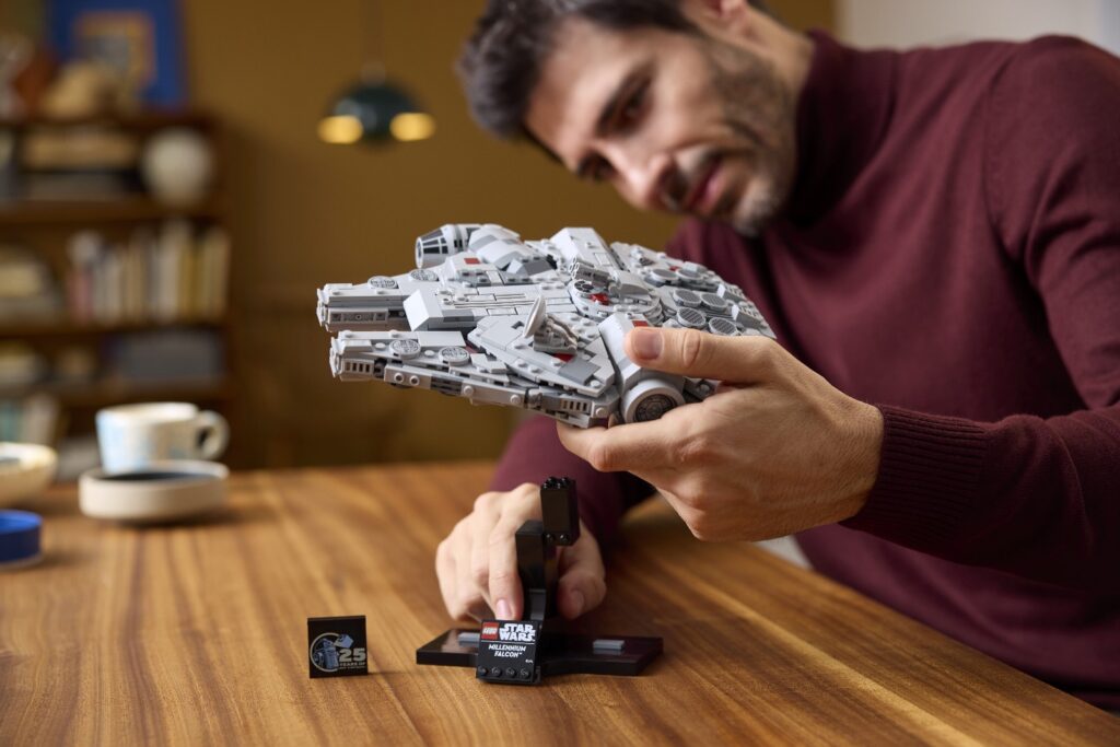 lego star wars 75375 millennium falcon (7)