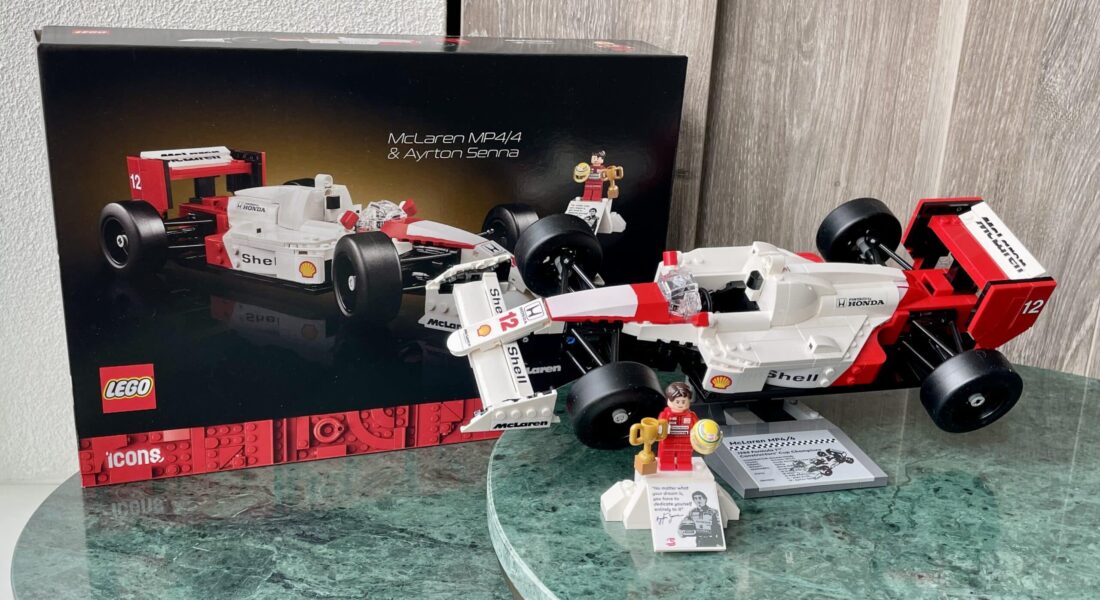 [Review] LEGO Icons 10330 McLaren MP4/4 & Ayrton Senna – twee grootheden van weleer