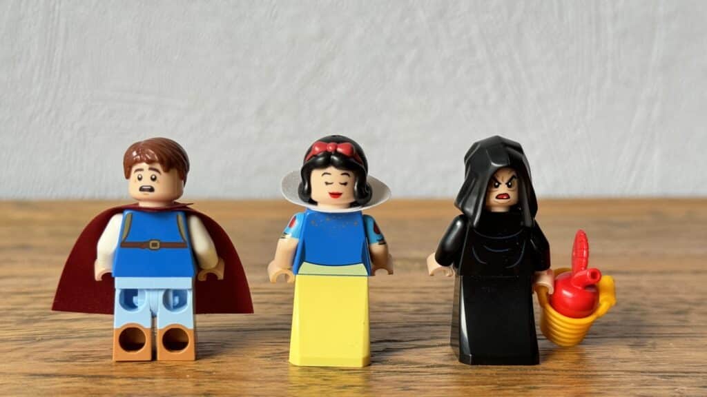 lego disney 43242 snow white and the seven dwarfs' 24