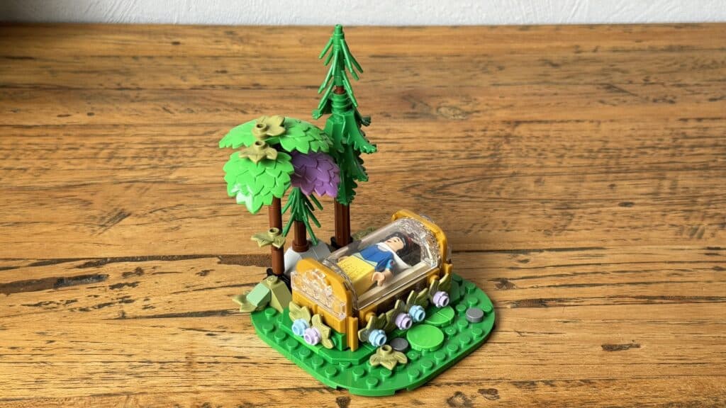 lego disney 43242 snow white and the seven dwarfs' 30