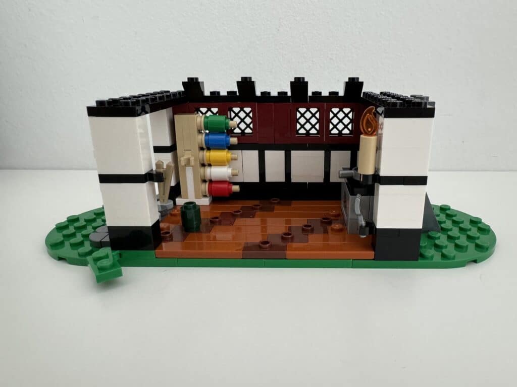 lego icons 10332 medieval town square00003