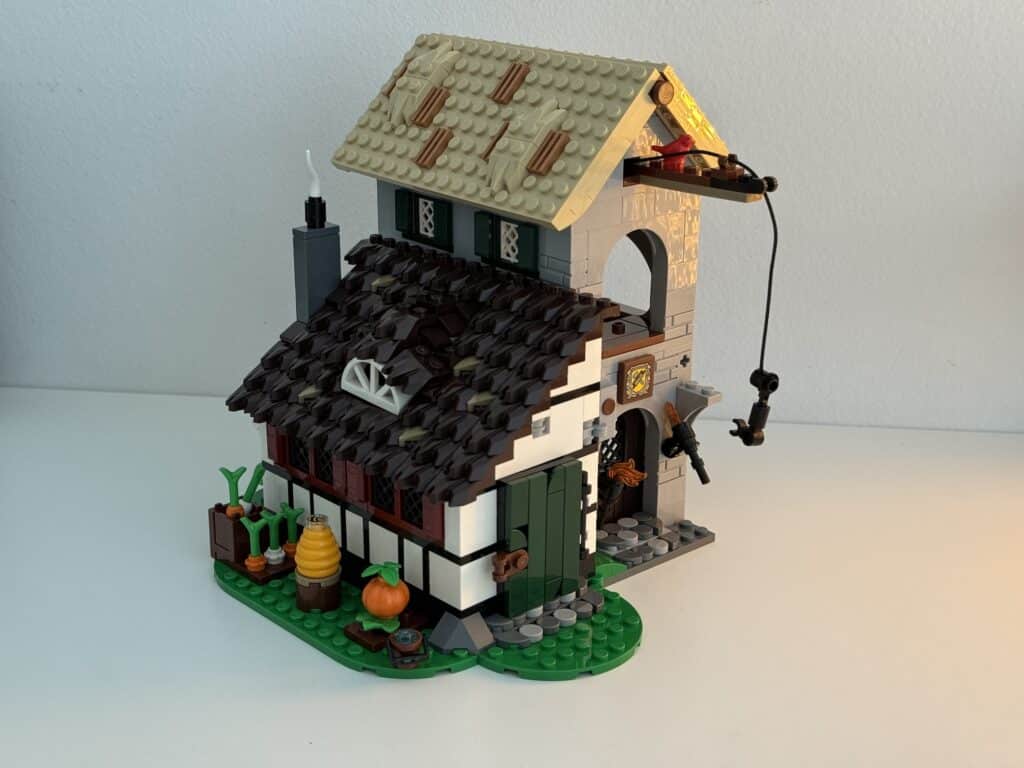 lego icons 10332 medieval town square00005